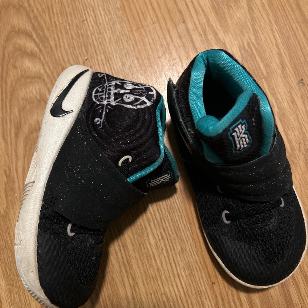 Kyrie Irving Nike JBY size 8 toddler basketball shoes w/ Velcro black high tops